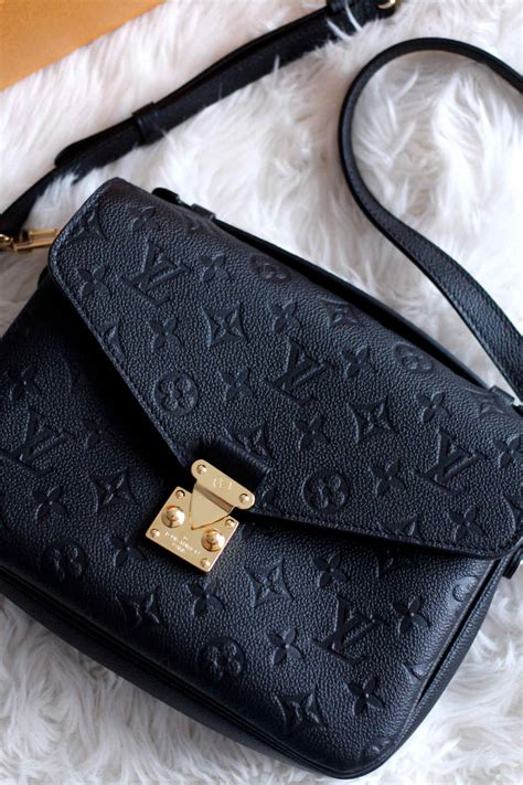 louis vuitton pochette metis black leather|Louis Vuitton metis hobo monogram.